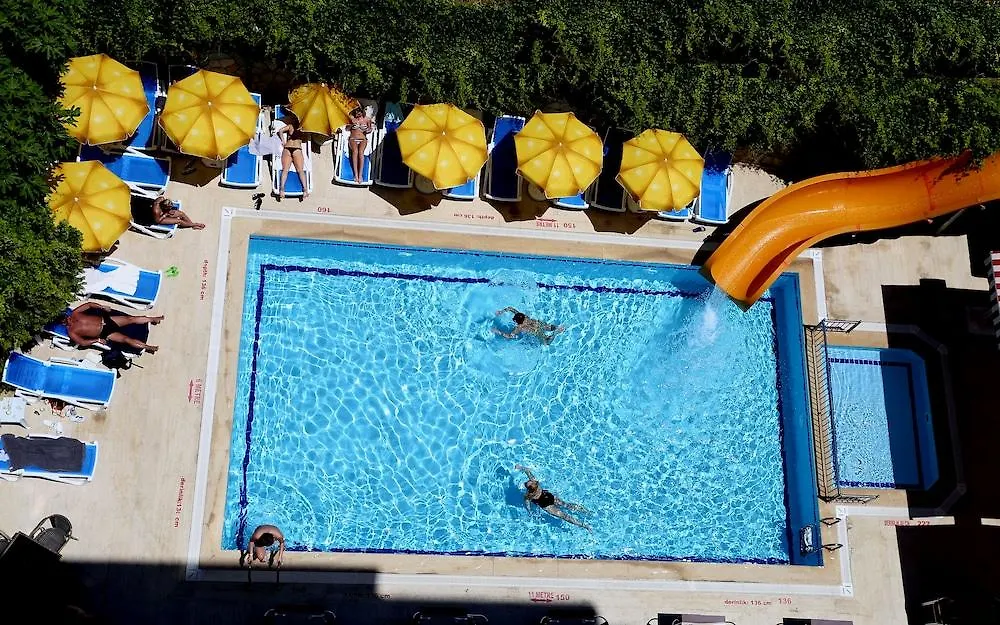 Lara Dinc Hotel Antalya Turquía
